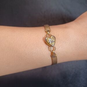 Goldtone Heart Link Bracelet 6.5in-8in